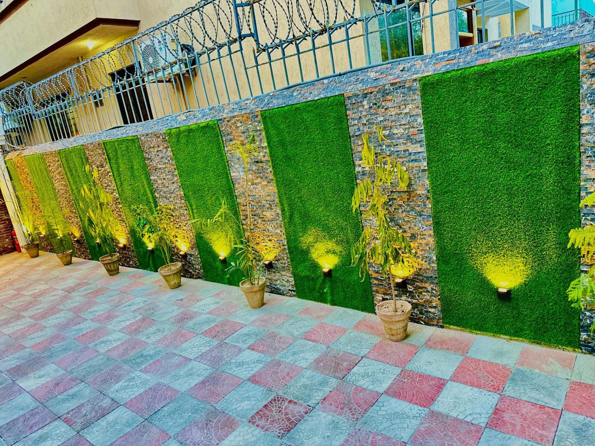 Blue Moon Continental Hotel Islamabad Ngoại thất bức ảnh