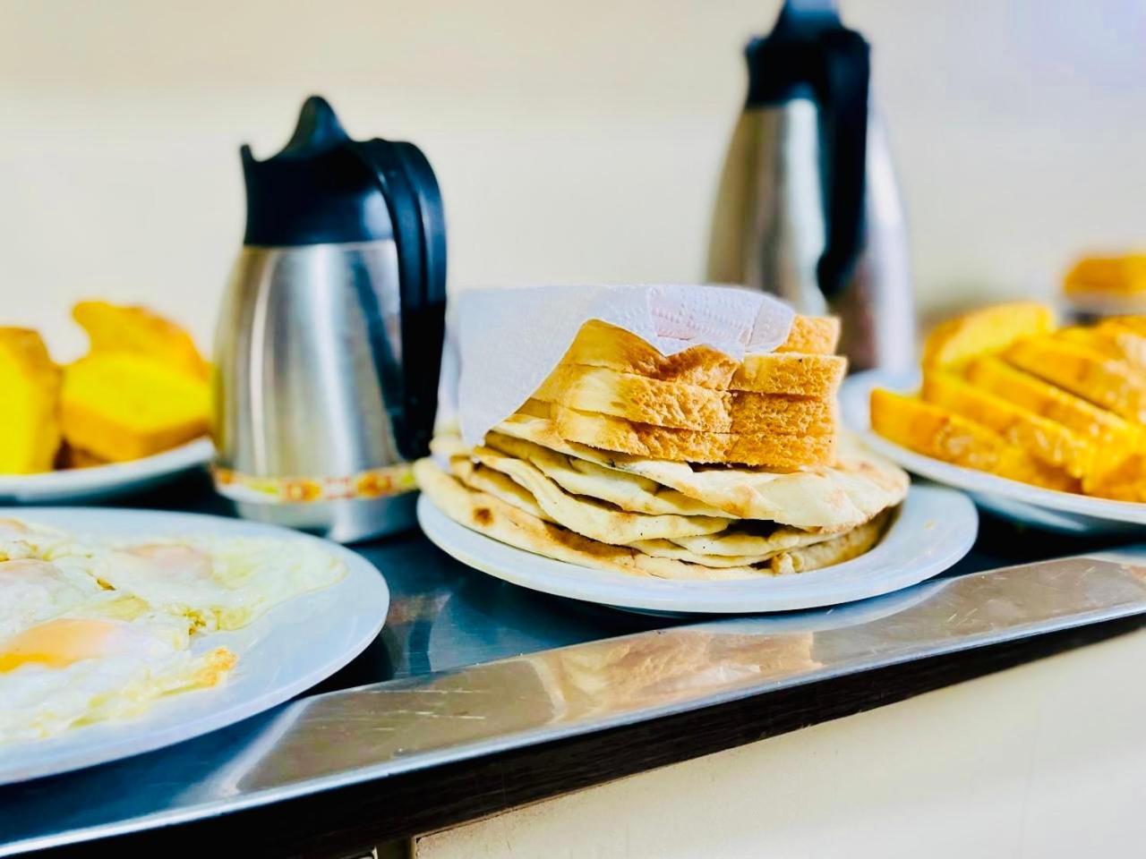 Blue Moon Continental Hotel Islamabad Ngoại thất bức ảnh