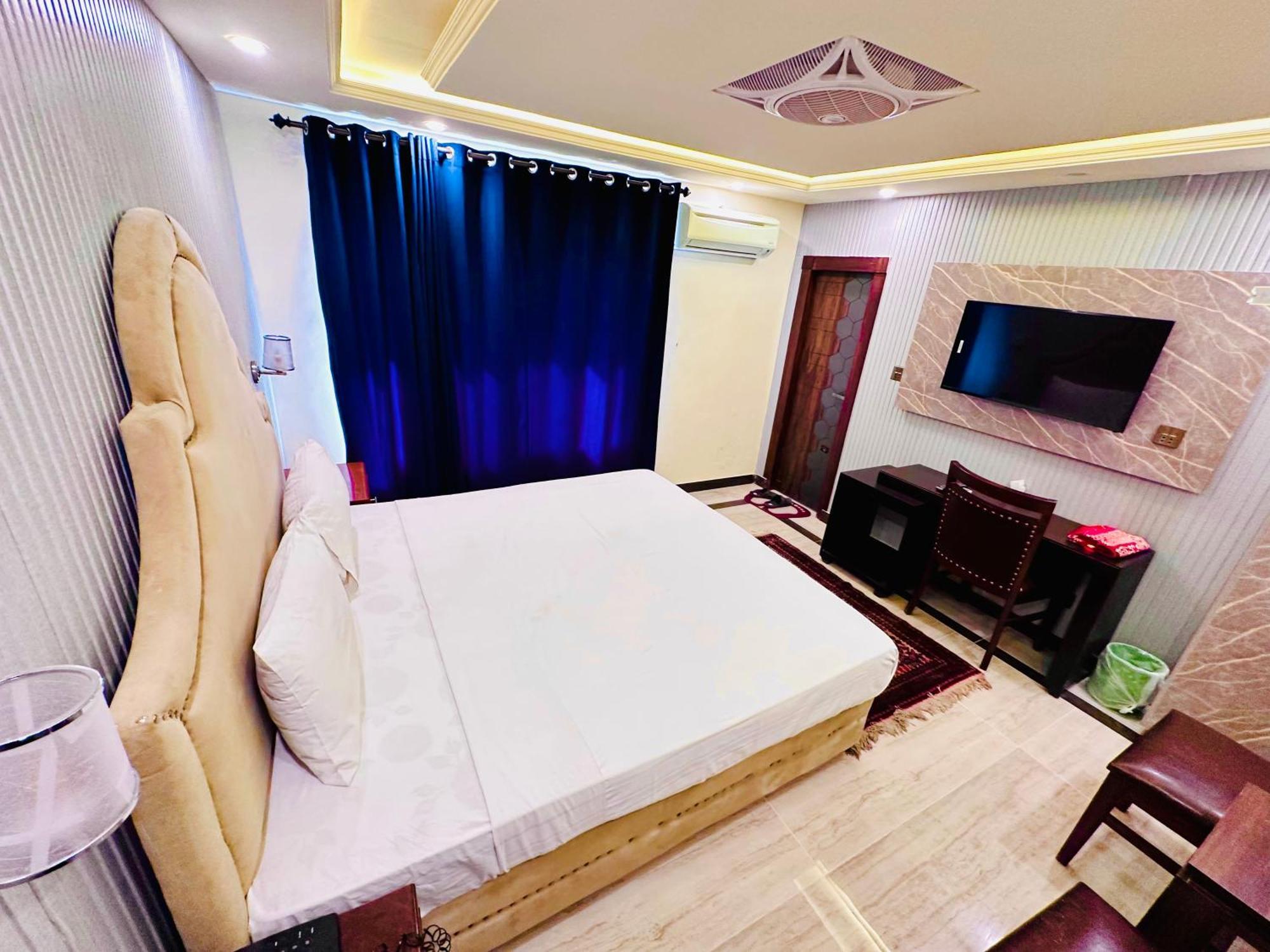Blue Moon Continental Hotel Islamabad Ngoại thất bức ảnh